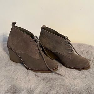 White mountain wedge booties size 8.5